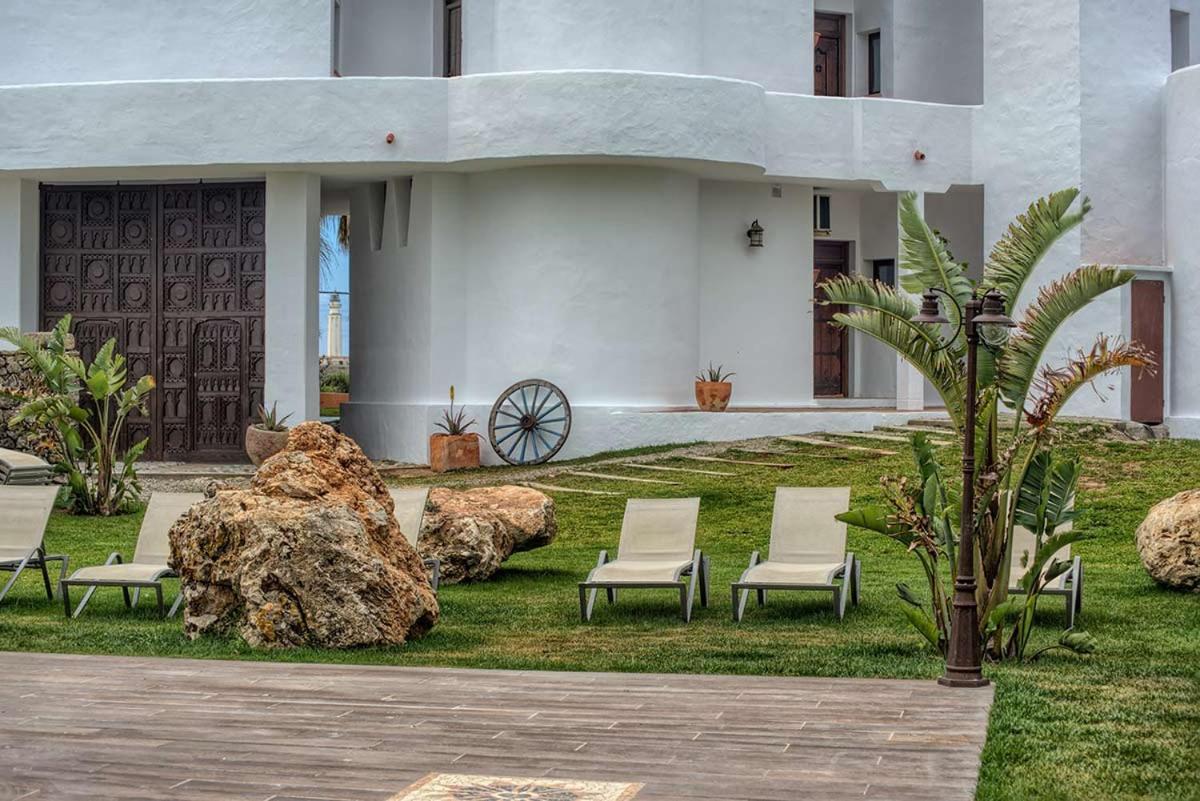 Apartamentos Turisticos Bahia De Trafalgar Zahora Esterno foto