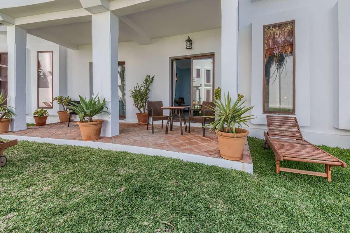 Apartamentos Turisticos Bahia De Trafalgar Zahora Esterno foto