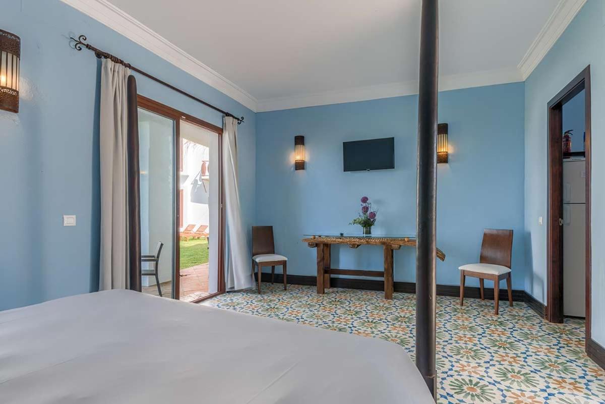Apartamentos Turisticos Bahia De Trafalgar Zahora Esterno foto