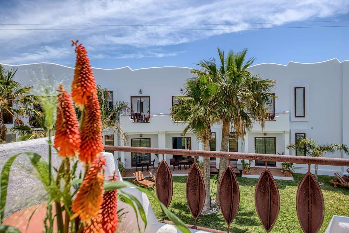 Apartamentos Turisticos Bahia De Trafalgar Zahora Esterno foto