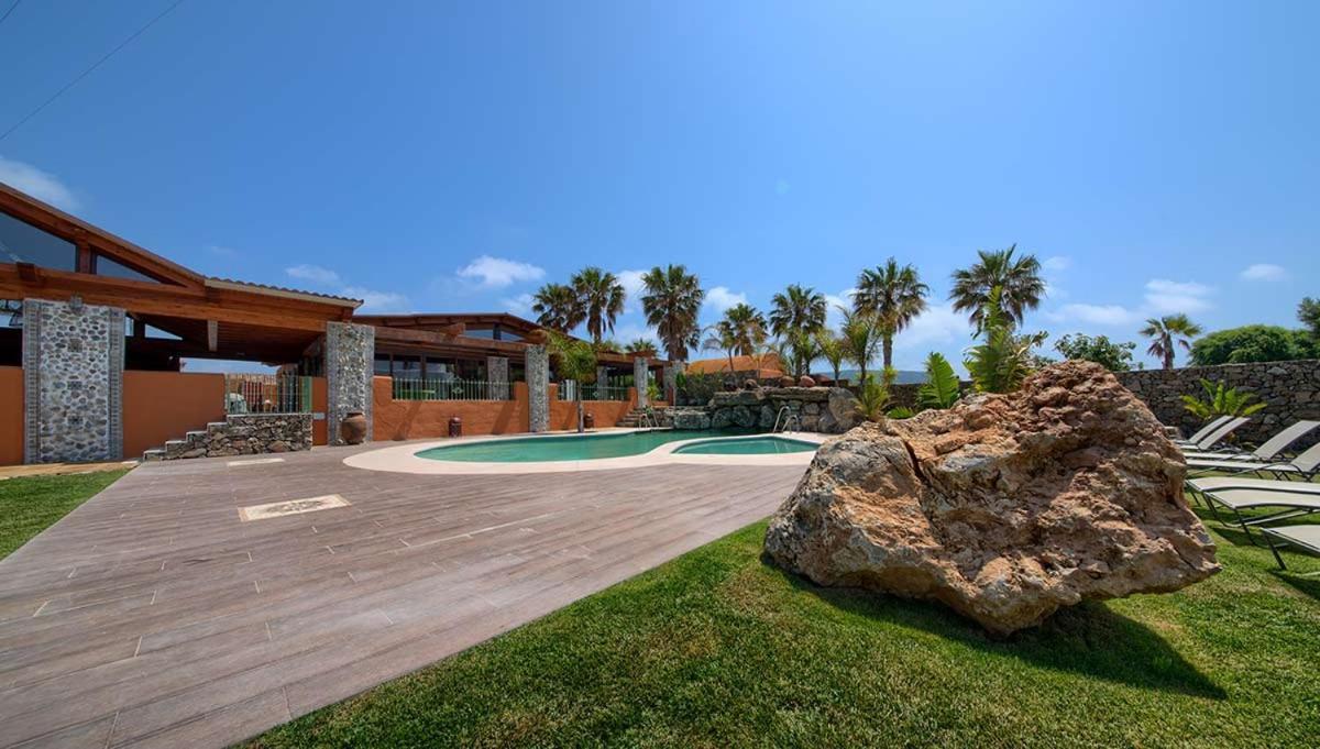Apartamentos Turisticos Bahia De Trafalgar Zahora Esterno foto